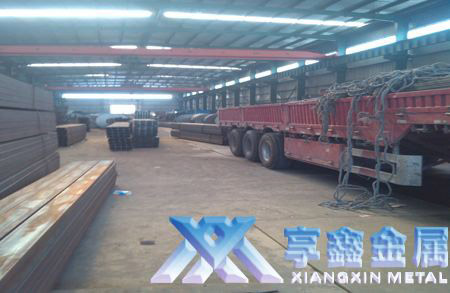 株洲XX起重機實(shí)業(yè)有限公司定做的高強度S355J2H方管已經(jīng)裝車(chē)了